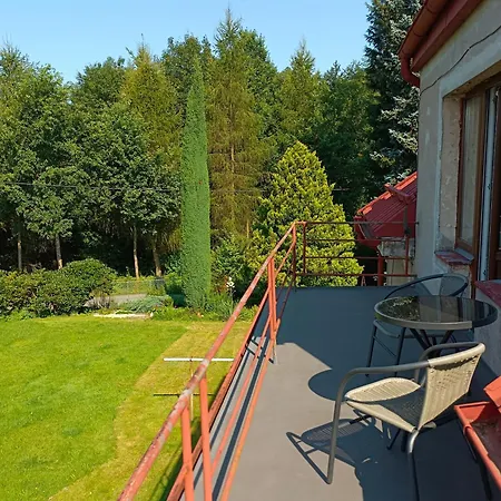 Apartman Za Lesem Cerveny Kostelec Exterior photo