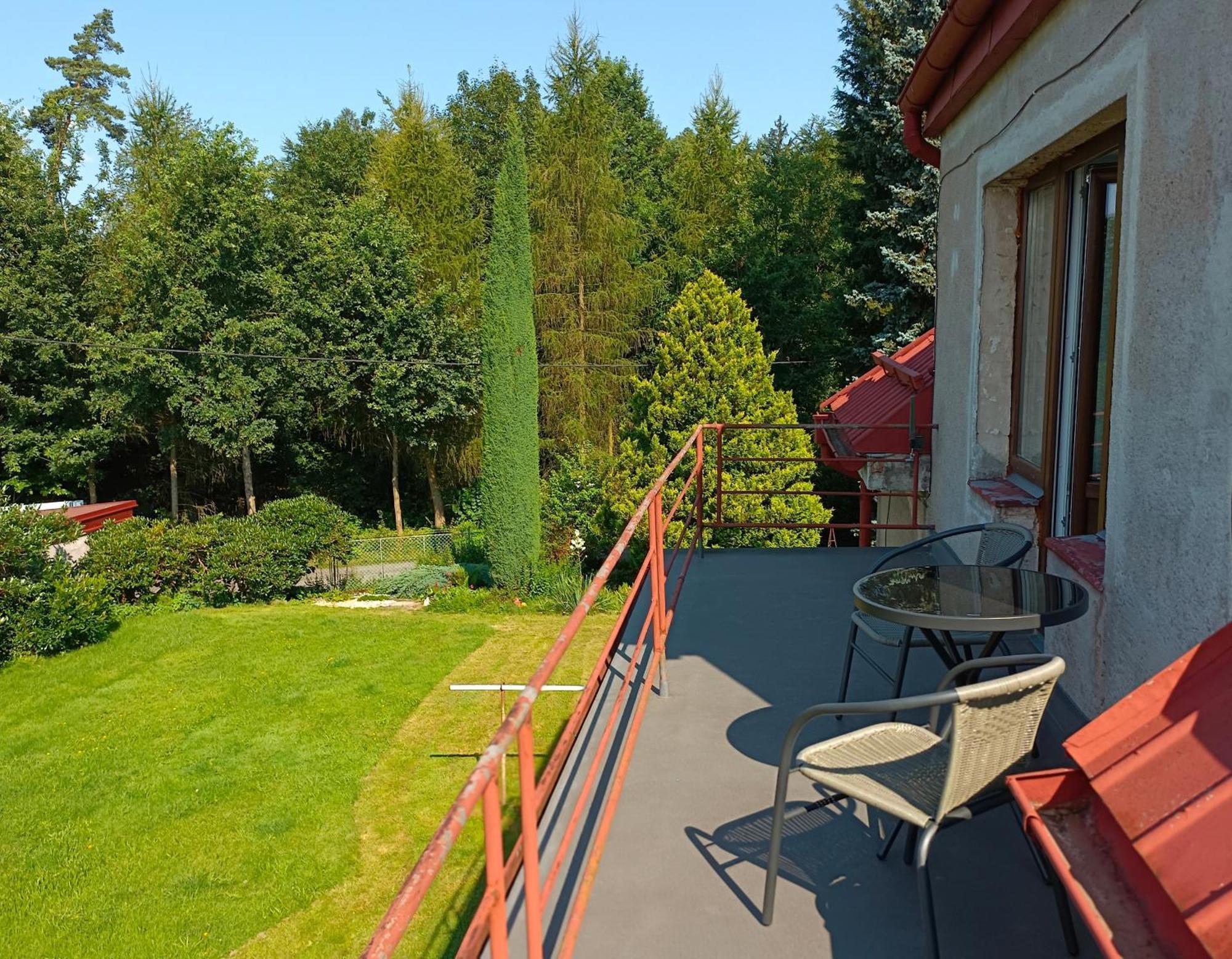 Homestay Za Lesem Cerveny Kostelec
